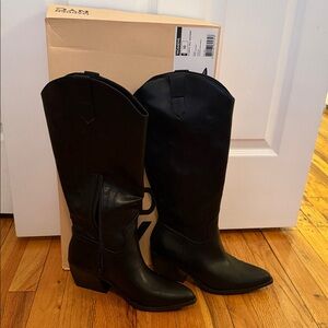 Elegant Black Heeled Boots for Women